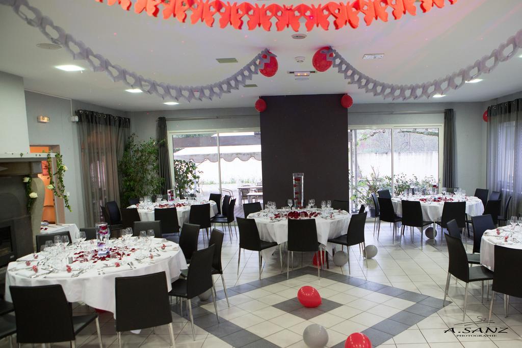 Logis Hotels - Le Pont Bernet - Hotel 2 Etoiles Et Restaurant Le Pian-Médoc Eksteriør bilde